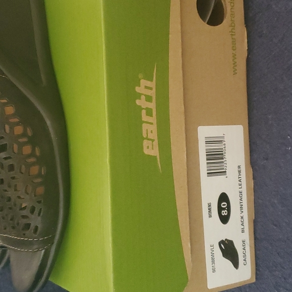 Sandals - Picture 5 of 5